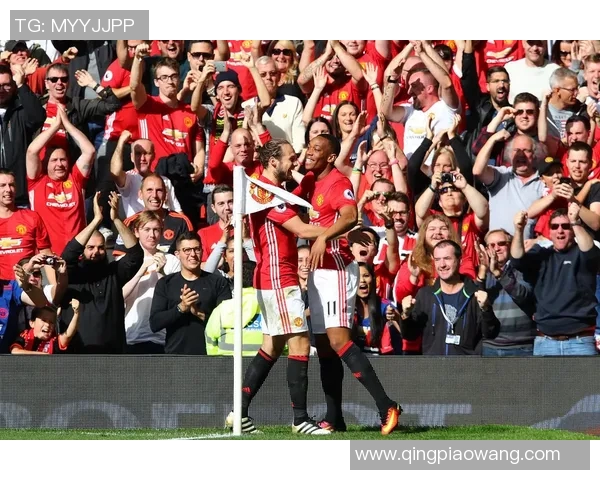 英超球队曼联签下意大利国脚，引爆转会市场舆论热潮